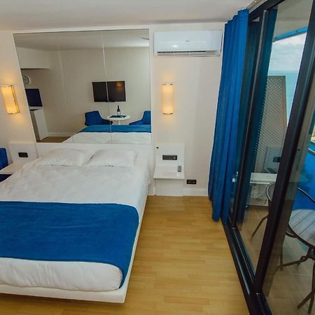 Nuage - 1St Line Sea View Apartments 바투미 외부 사진