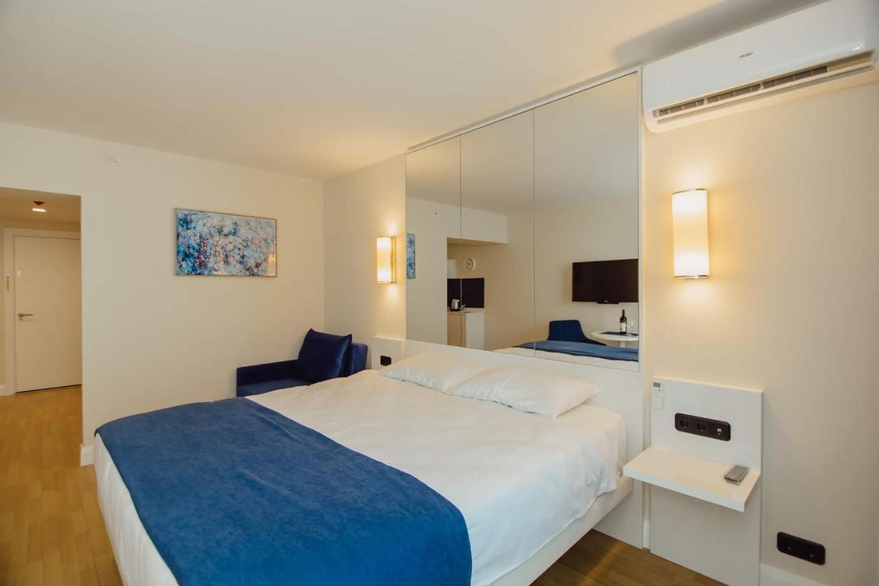 Nuage - 1St Line Sea View Apartments 바투미 외부 사진