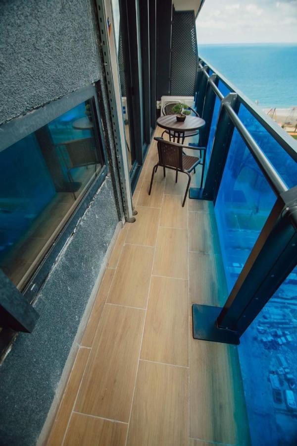 Nuage - 1St Line Sea View Apartments 바투미 외부 사진