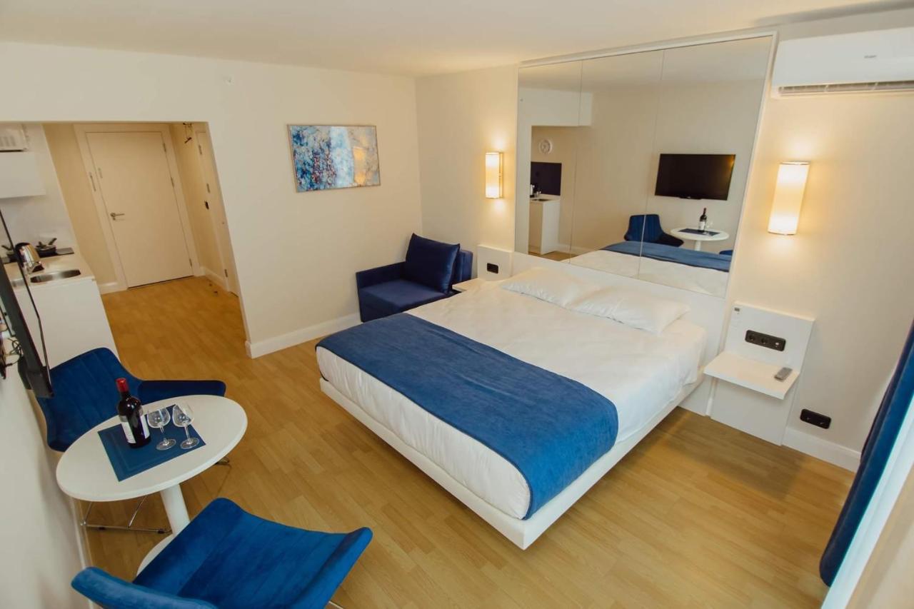 Nuage - 1St Line Sea View Apartments 바투미 외부 사진