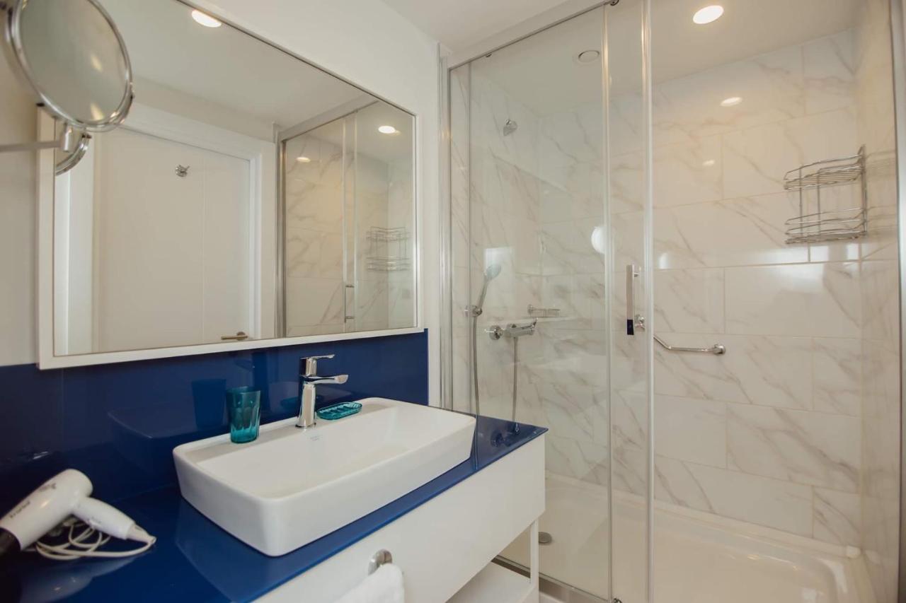 Nuage - 1St Line Sea View Apartments 바투미 외부 사진