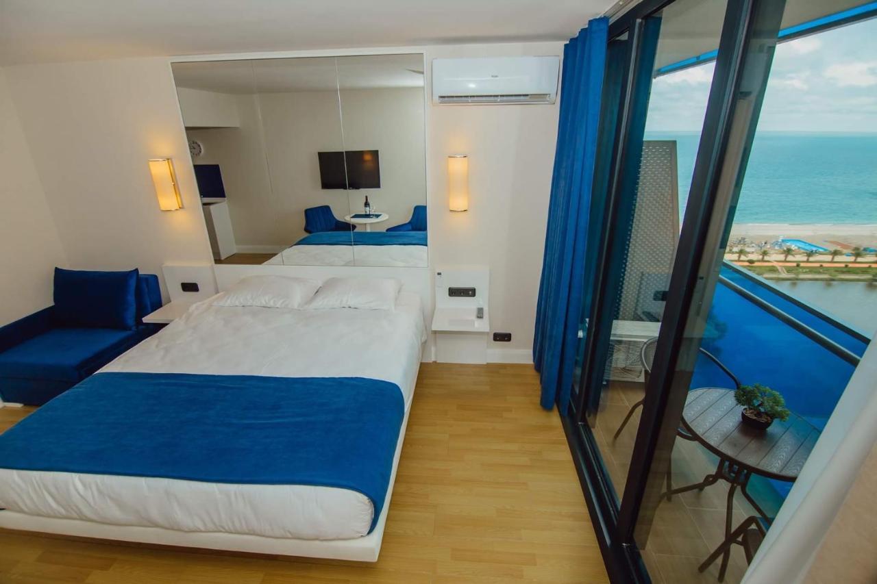 Nuage - 1St Line Sea View Apartments 바투미 외부 사진