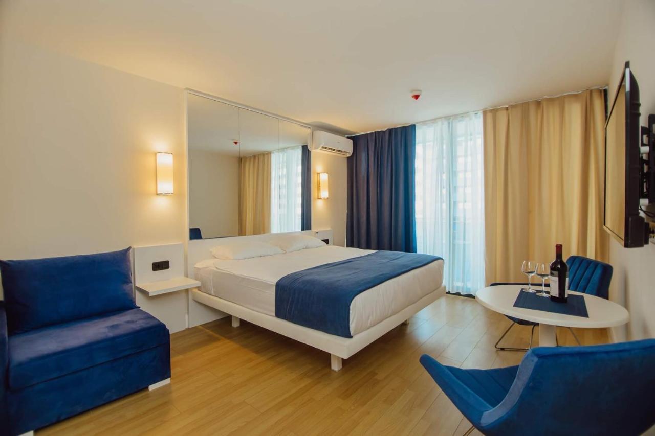 Nuage - 1St Line Sea View Apartments 바투미 외부 사진