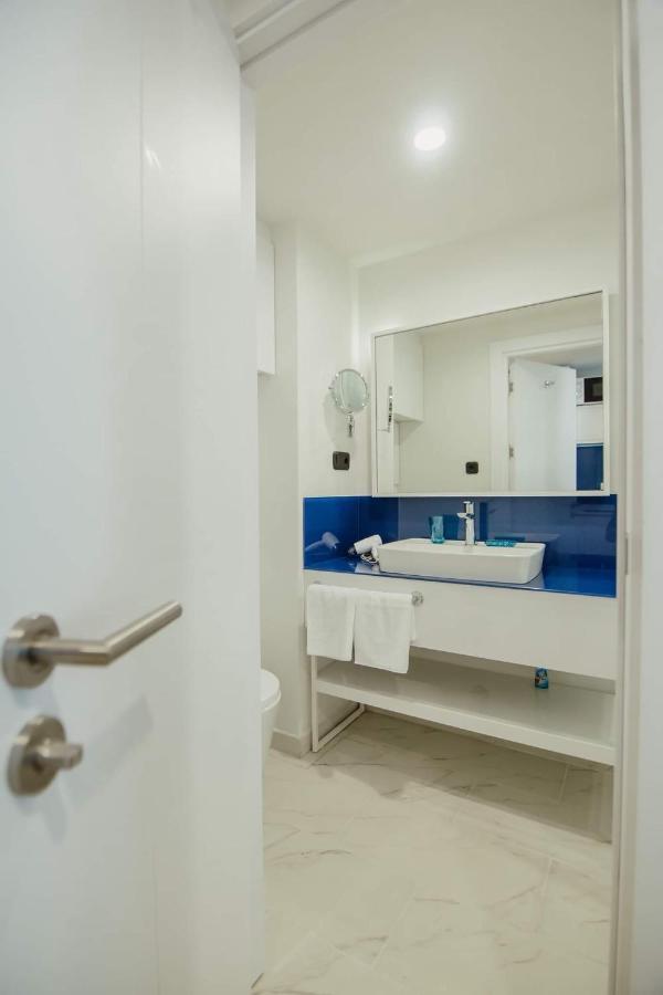 Nuage - 1St Line Sea View Apartments 바투미 외부 사진